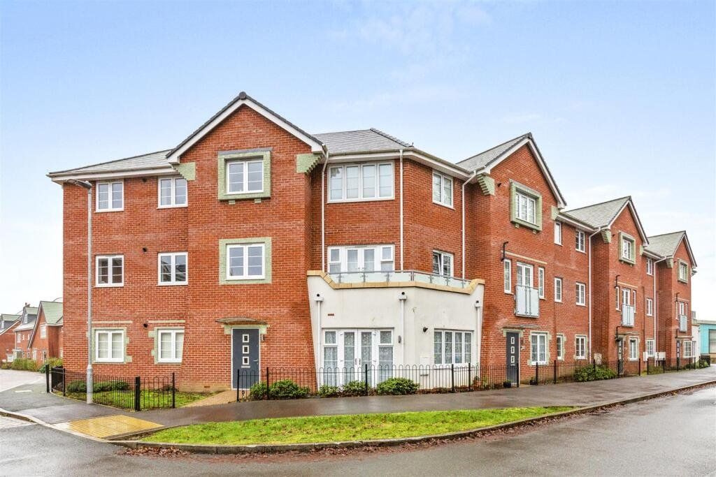 Property photo 1 of 18 Front