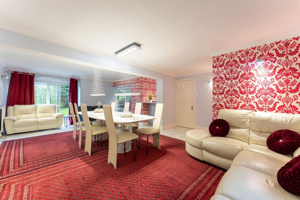 Property photo 3 of 24