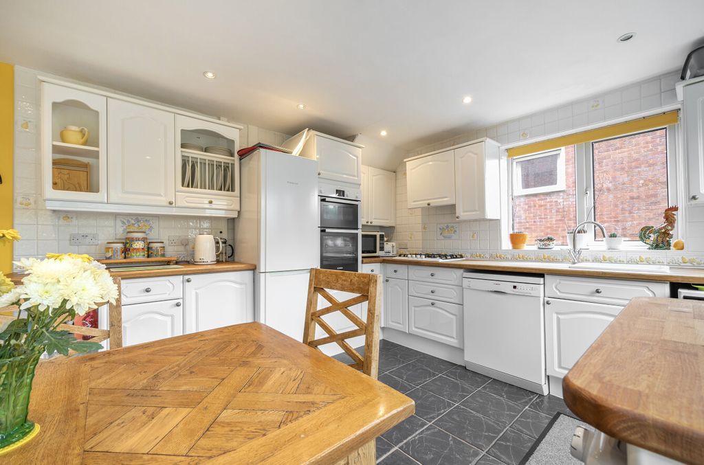 Property photo 3 of 15 1332277-11-6890ce...