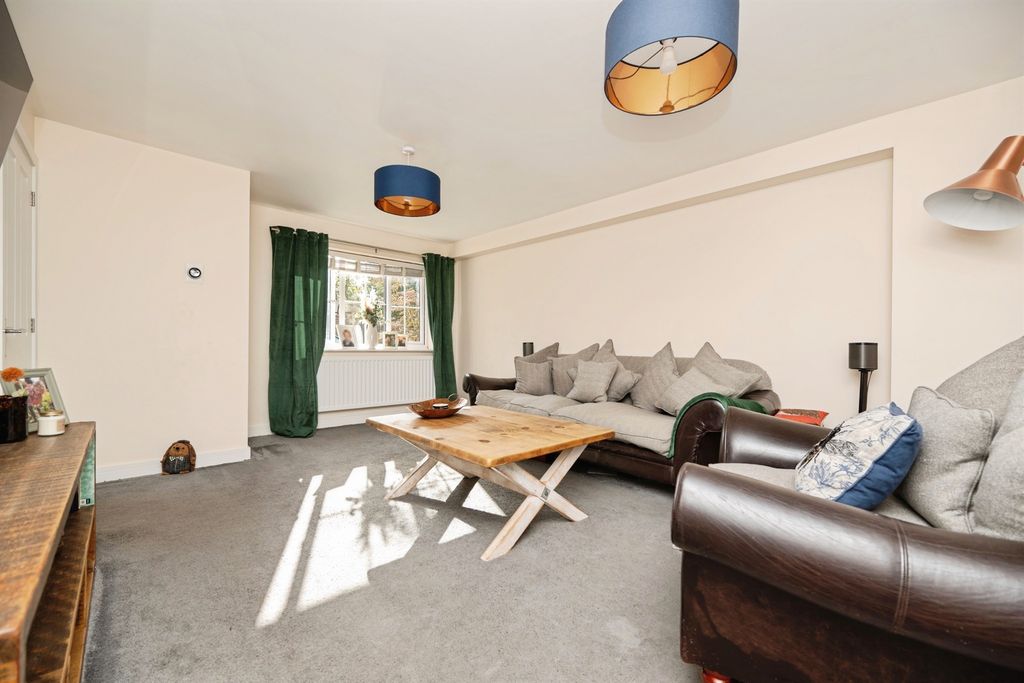 Property photo 3 of 17