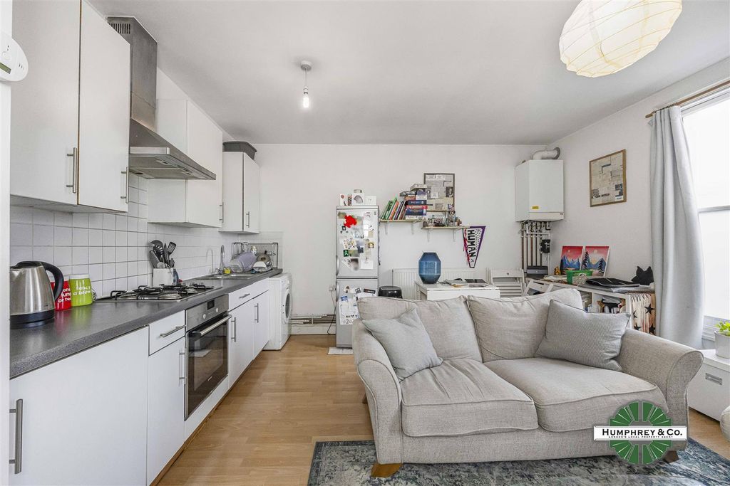 Property photo 1 of 12 Flat C 9 Exmouth Street -005.Jpg