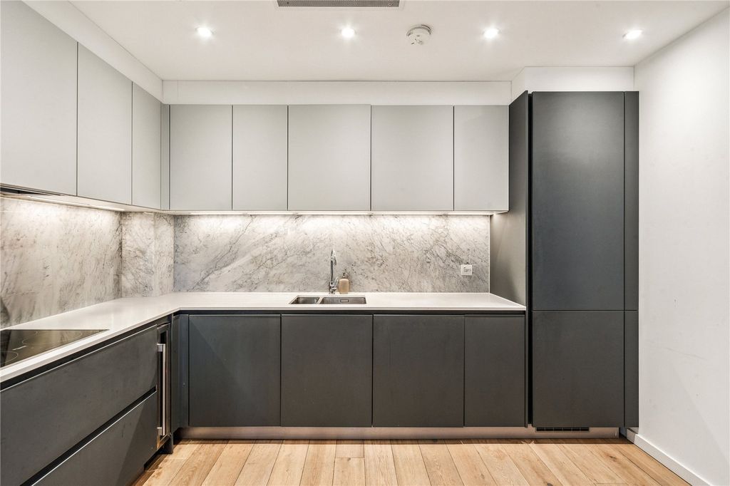 Property photo 1 of 9 Kitchen