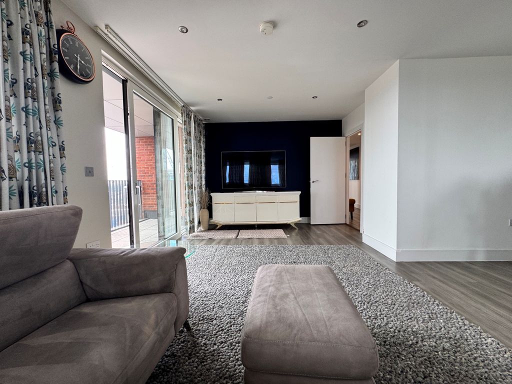 Property photo 2 of 18 Gallery