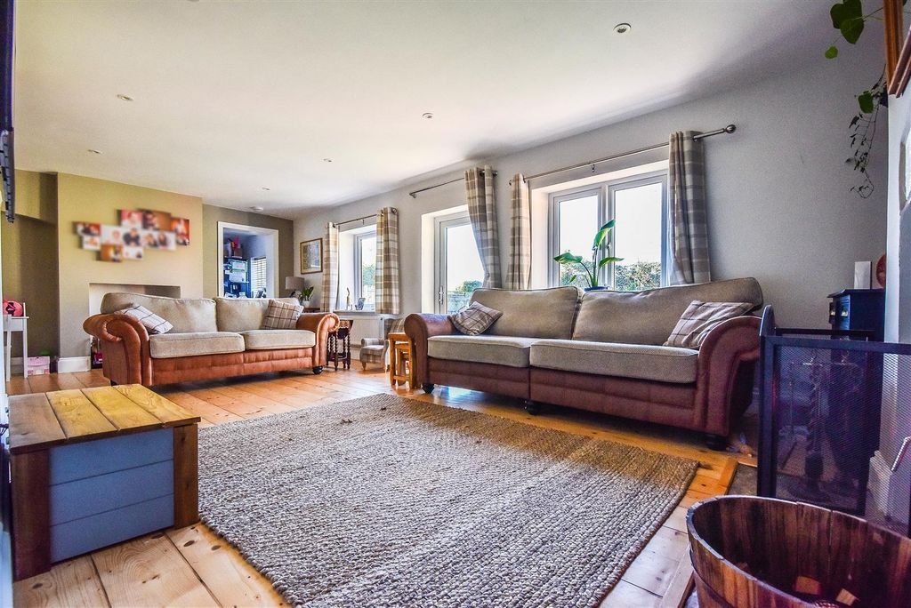 Property photo 2 of 21 Cp4_0491-2.Jpg