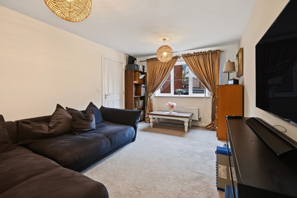 Property photo 2 of 16 6110973