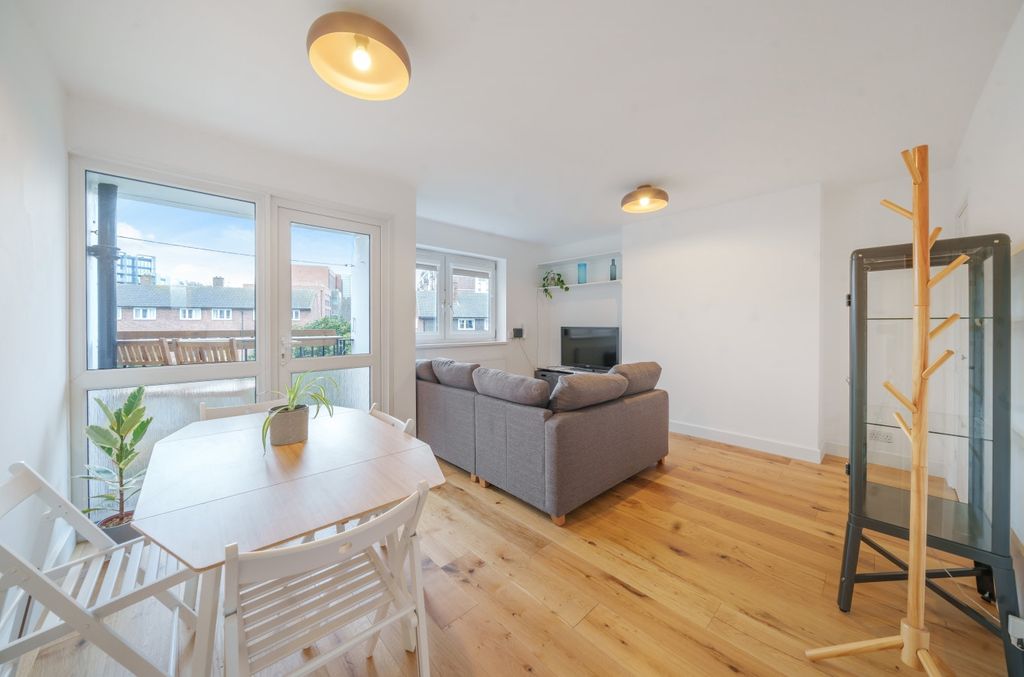 Property photo 1 of 22 Reception