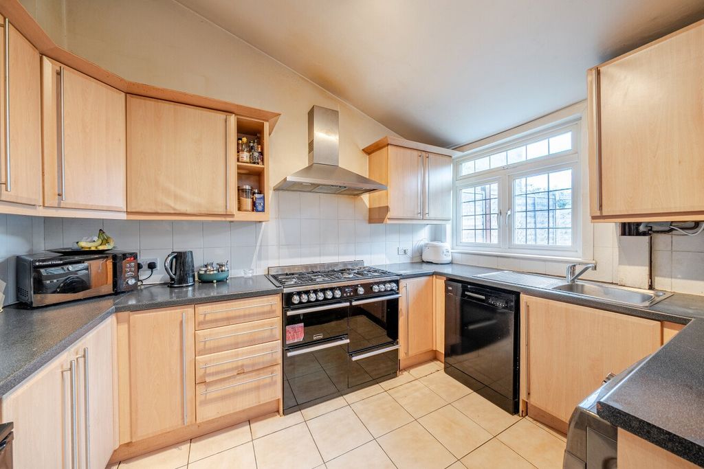 Property photo 3 of 10 Picture No. 09