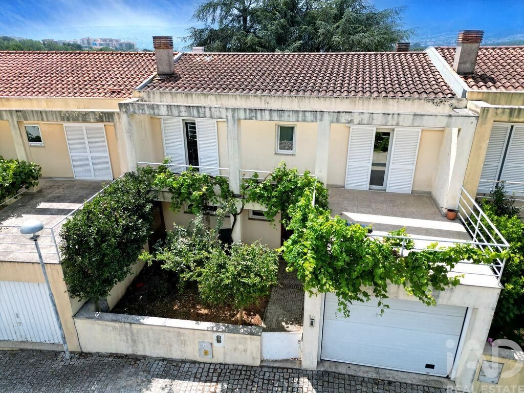 Property photo 1 of 40