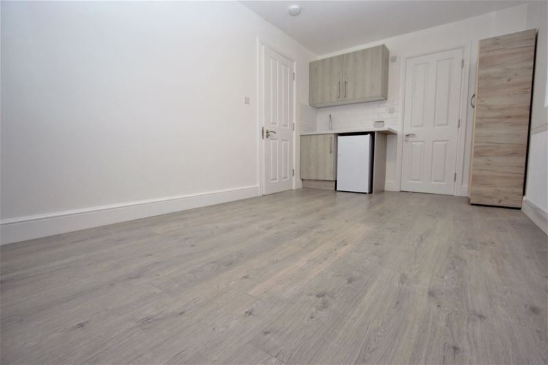 Property photo 3 of 7 Photo 6