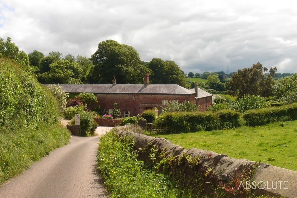 Property photo 2 of 41