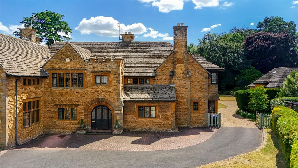 Property photo 1 of 44