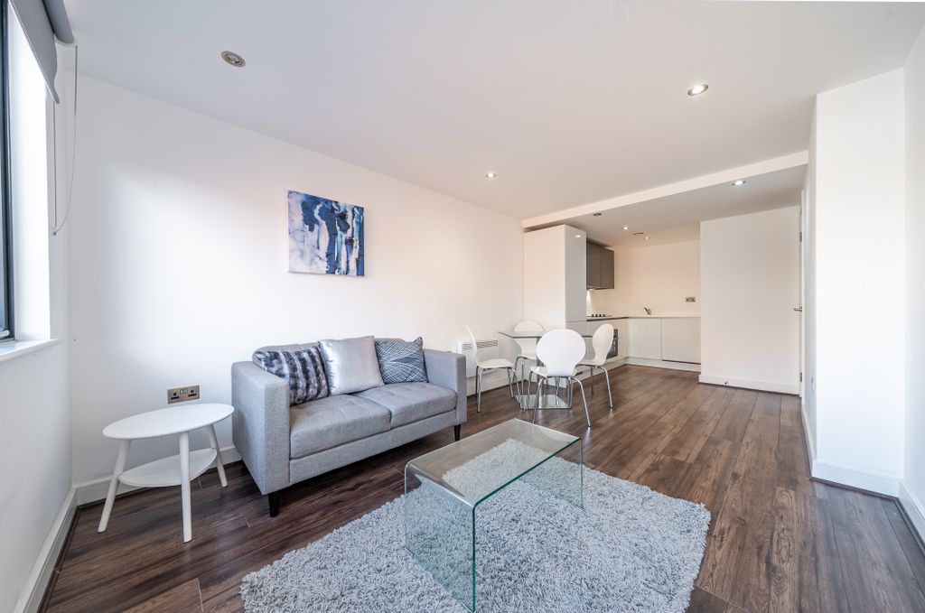 Property photo 3 of 18 Maddison House00011