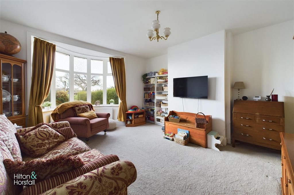 Property photo 2 of 15 Barkerhouse Road