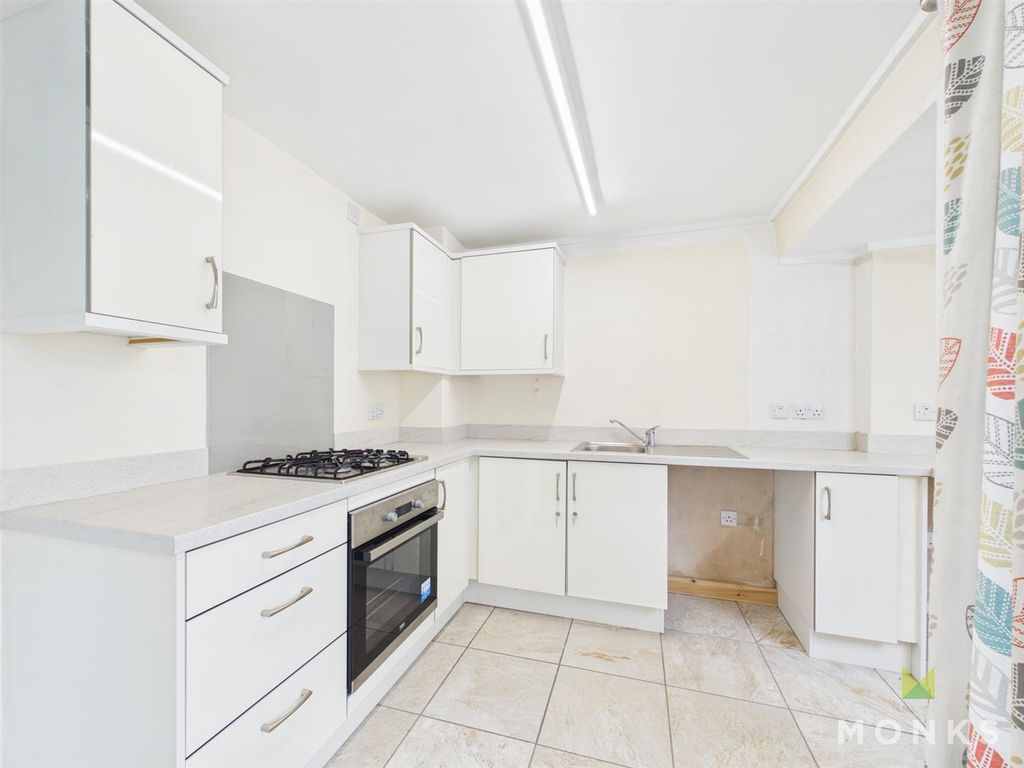 Property photo 3 of 10 Cam01520G0-Pr0417-Still007.Jpg