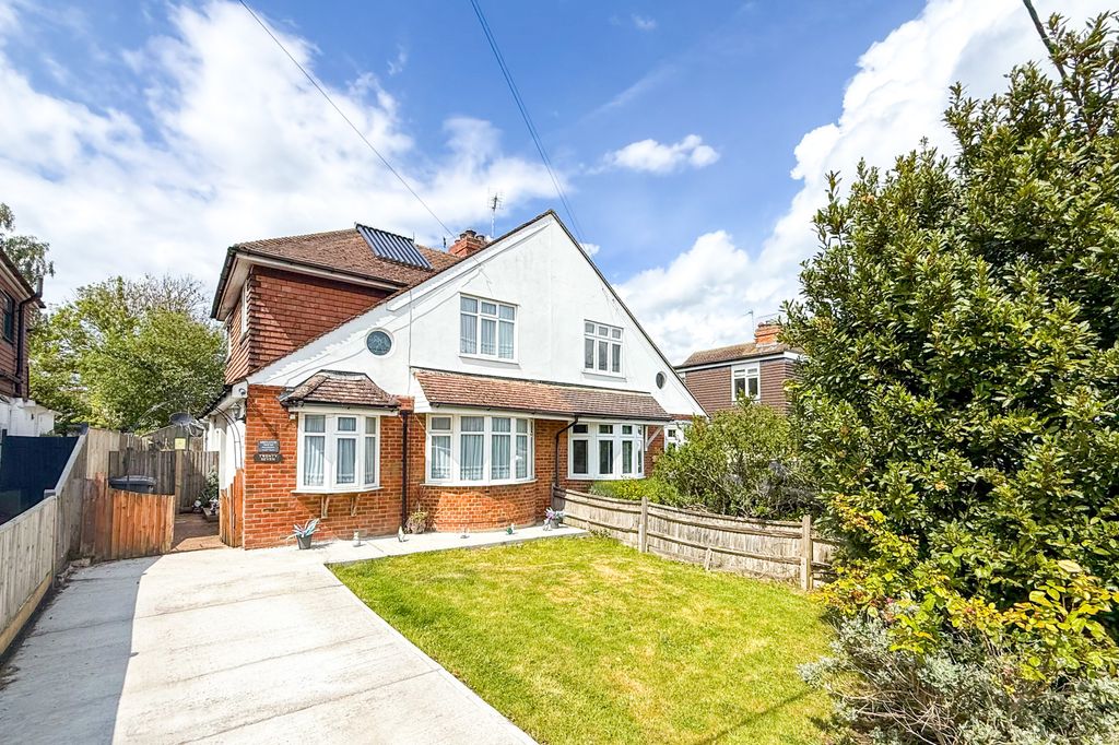Property photo 2 of 27