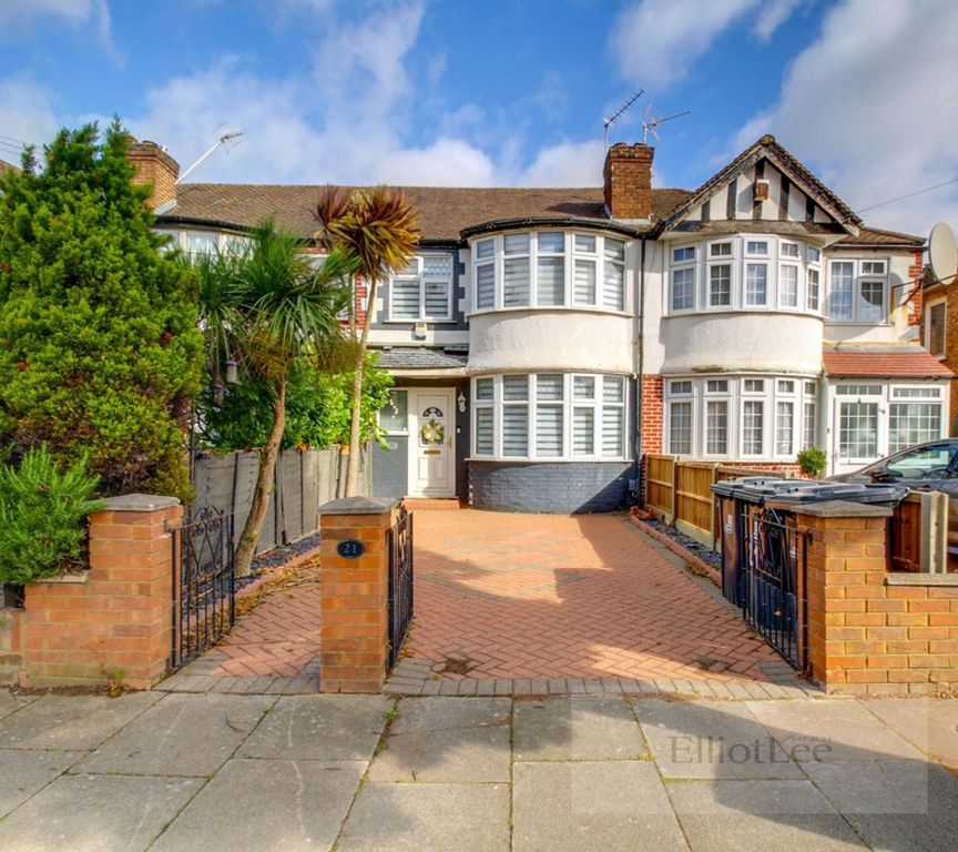 Property photo 1 of 18