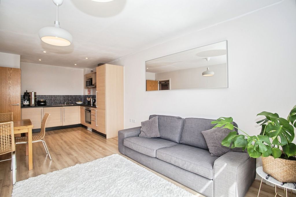 Property photo 2 of 14 Pbox-Img.Jpg