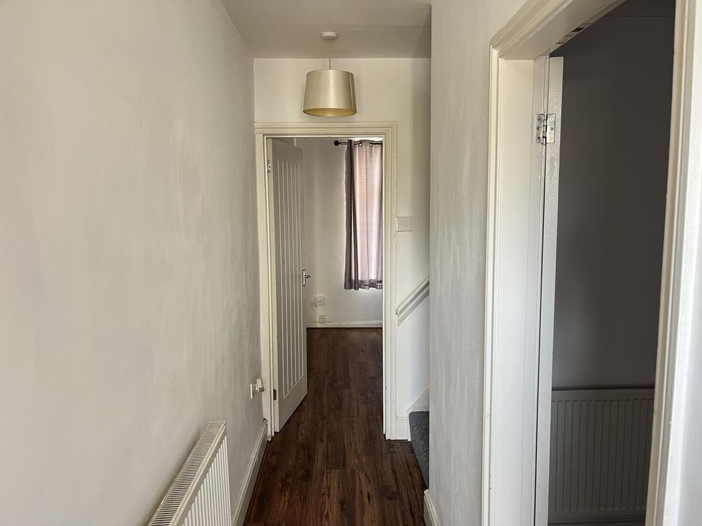 Property photo 2 of 18 Hallway