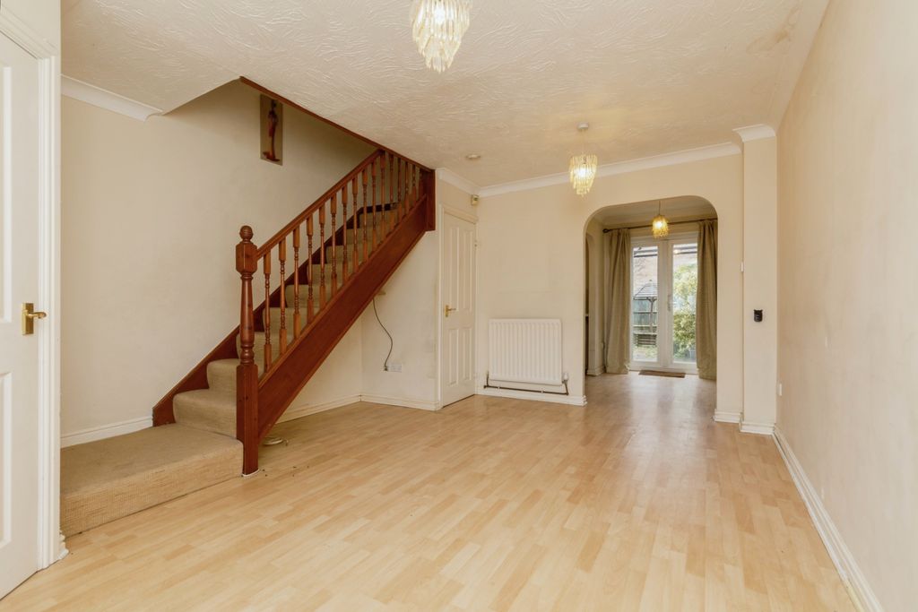 Property photo 3 of 14 Living / Dining Room