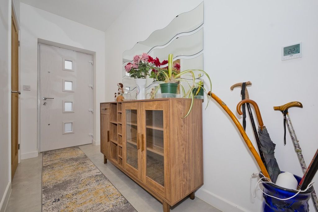 Property photo 3 of 26