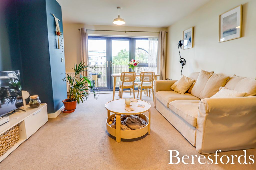 Property photo 2 of 11 Picture No. 14