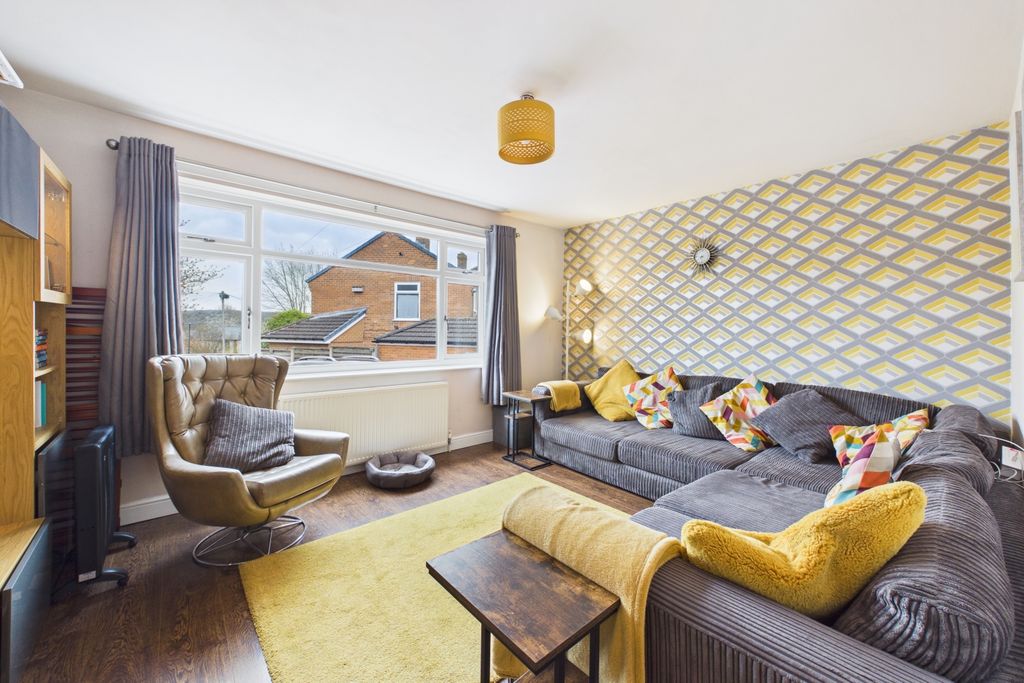 Property photo 2 of 32 Living Room