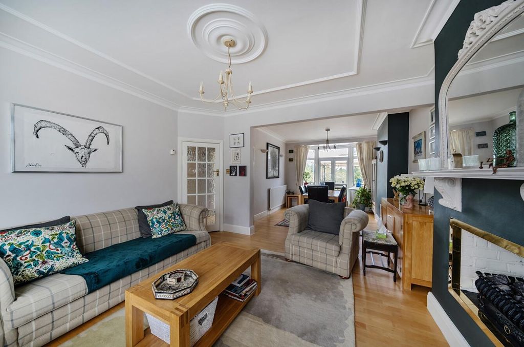 Property photo 2 of 14 Davidson Frost-Wellings, Dfw, Woodhill Crescent, L