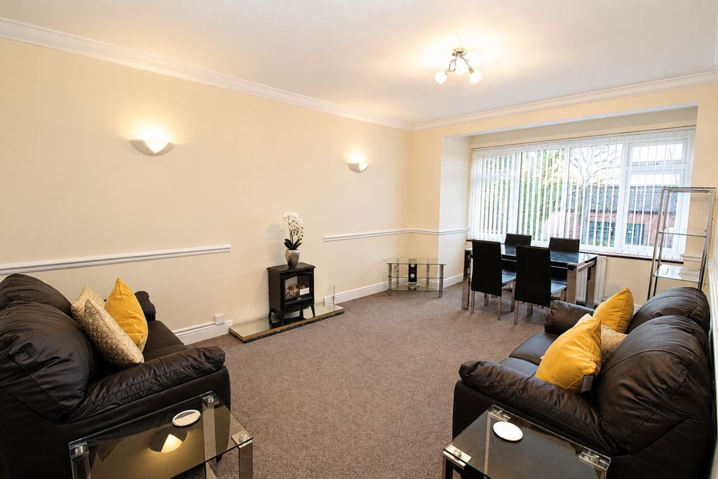 Property photo 2 of 6 551F27ce-B121-4916-Bd3F-0Ae38Ae03d79