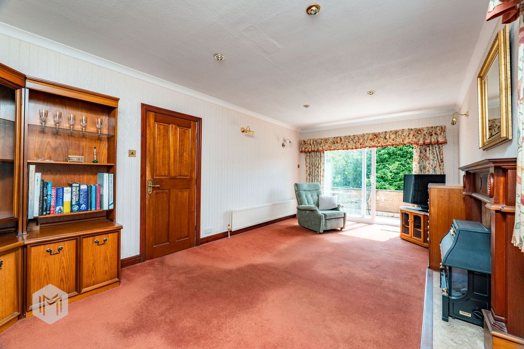 Property photo 2 of 34