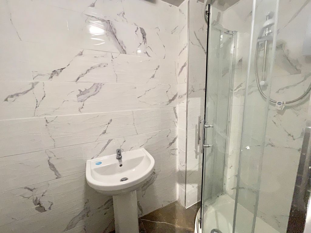 Property photo 2 of 2 Bathroom