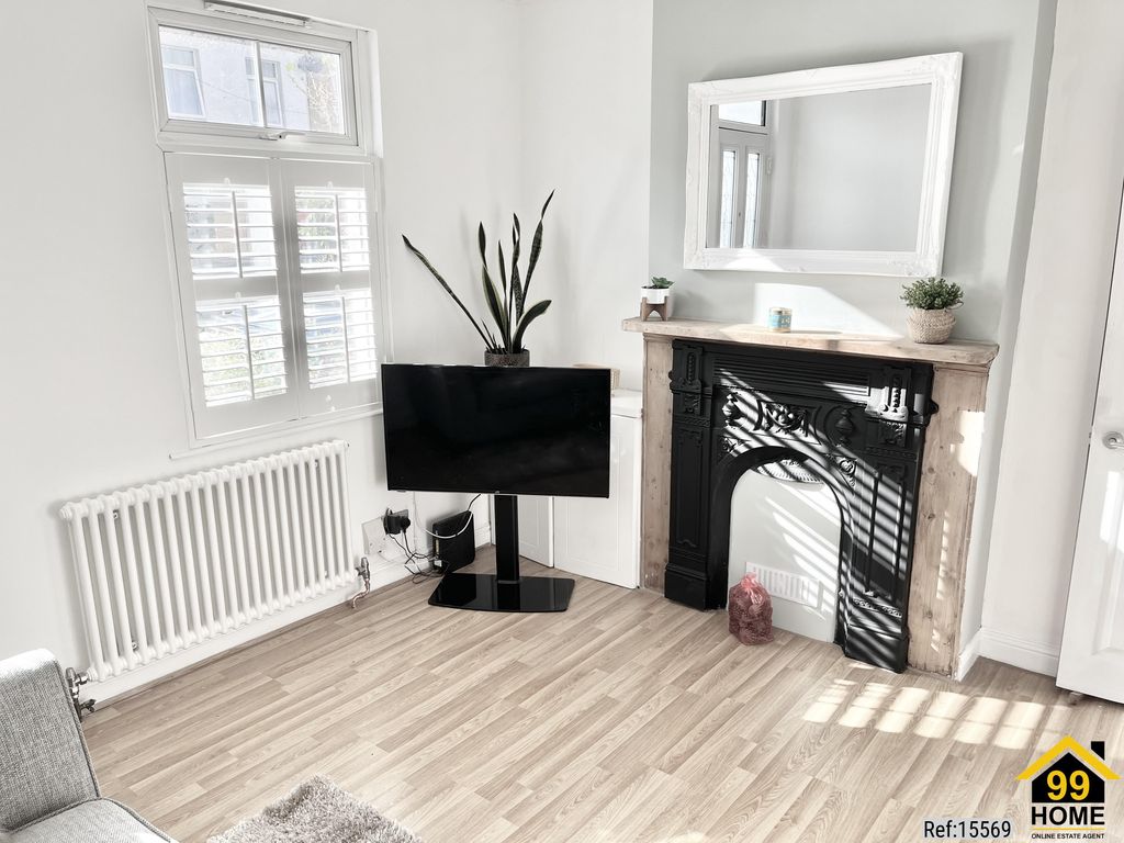 Property photo 3 of 28 Photo 2