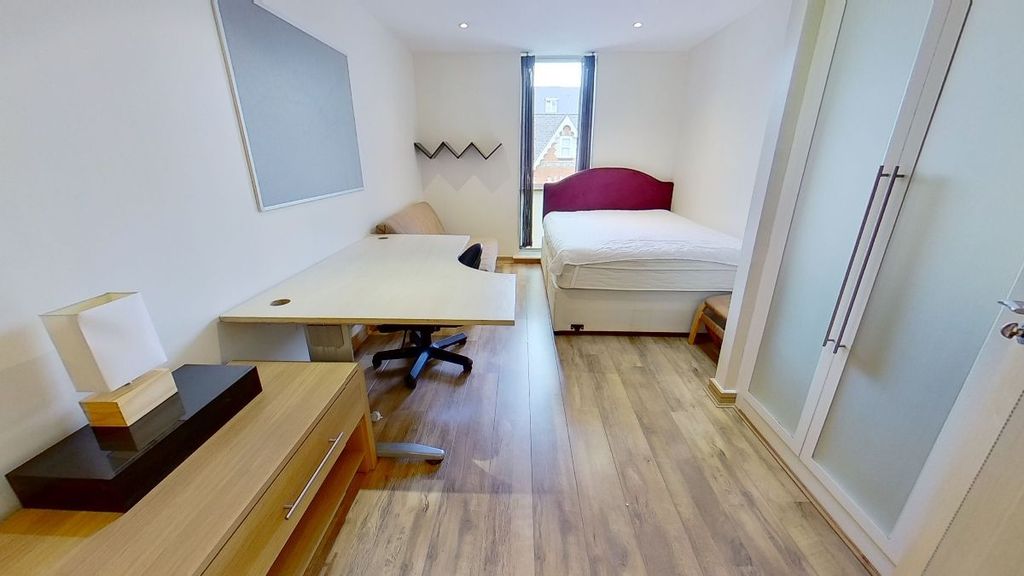 Property photo 1 of 28