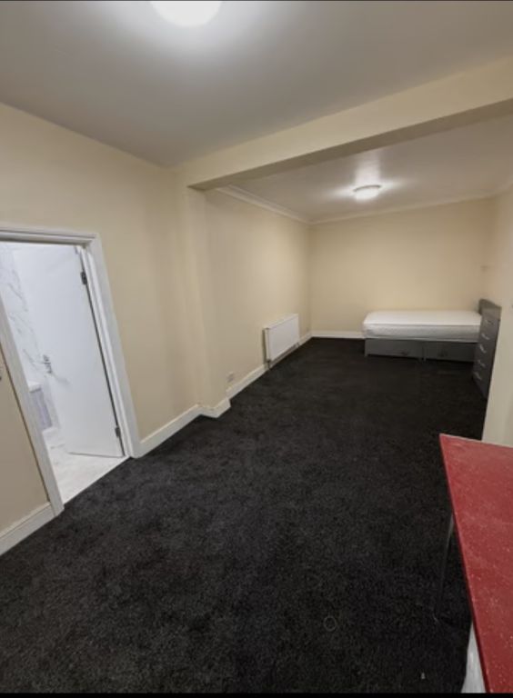 Property photo 1 of 3