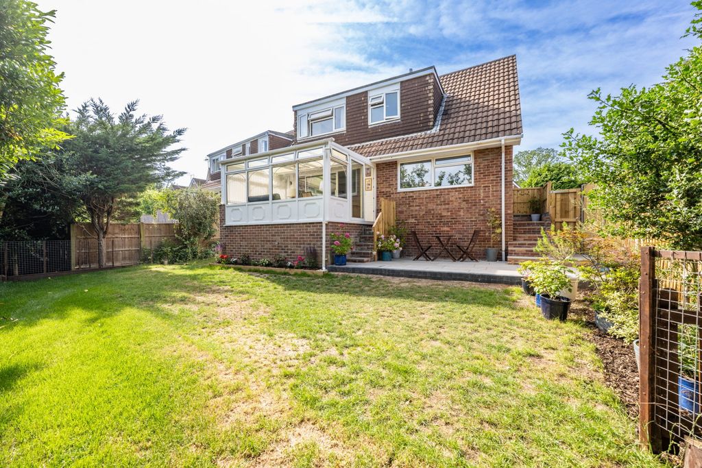 Property photo 2 of 27