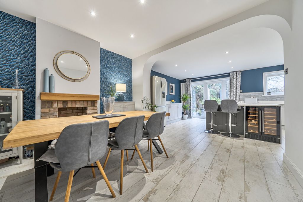 Property photo 2 of 22 Dining Area