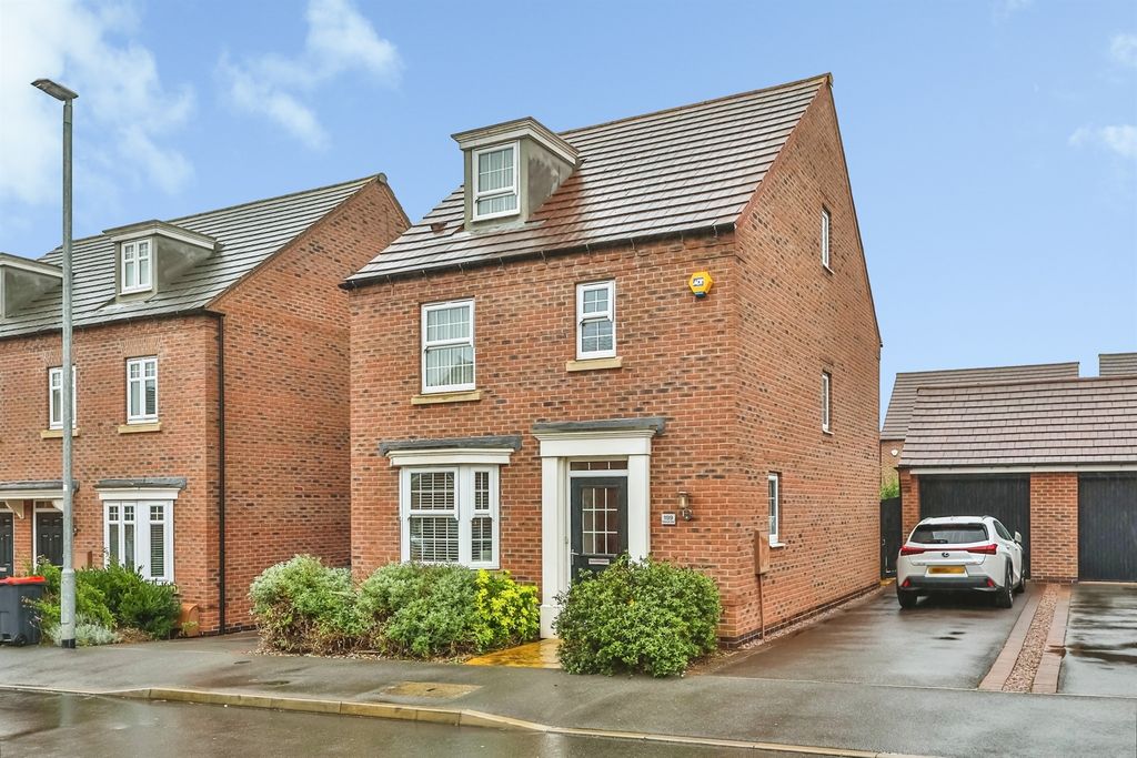 Property photo 2 of 31