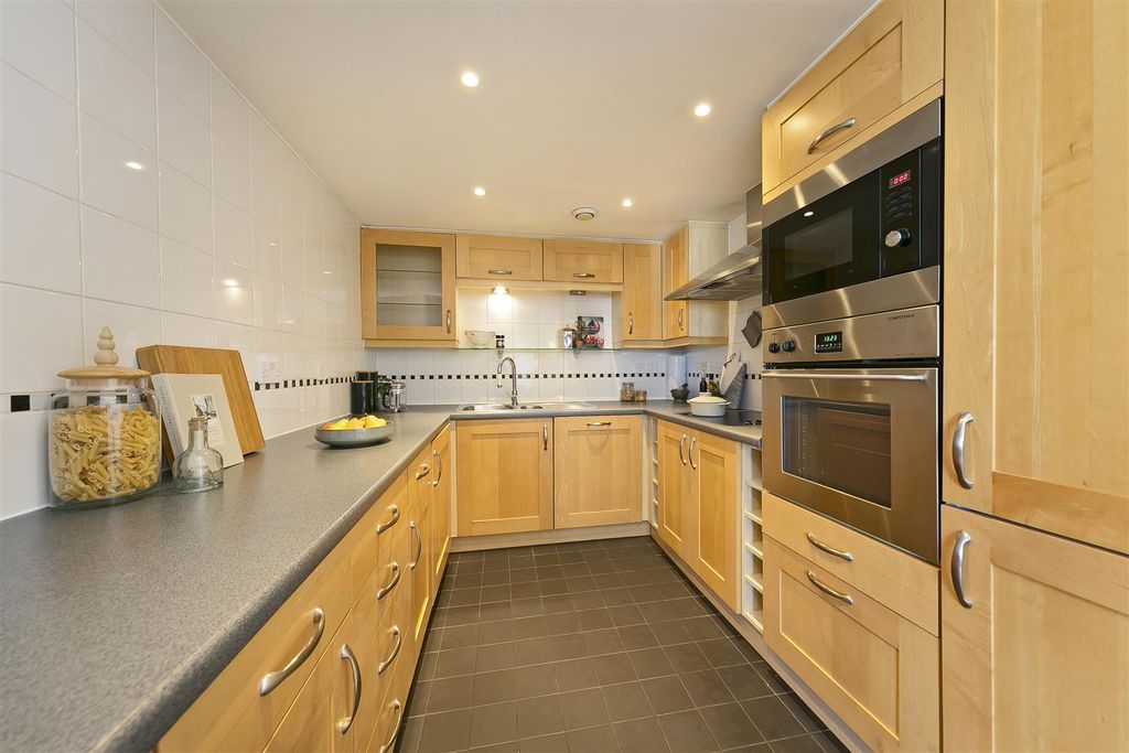 Property photo 3 of 15