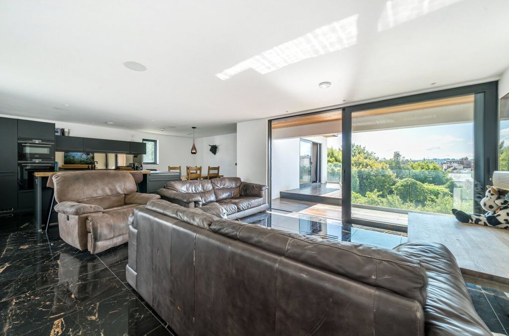 Property photo 3 of 14 Annexe Living Room