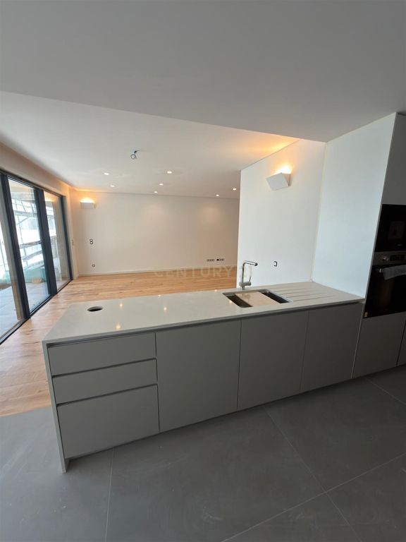 Property photo 1 of 24 New Development: Green Residence | 900m From Madalena Beach