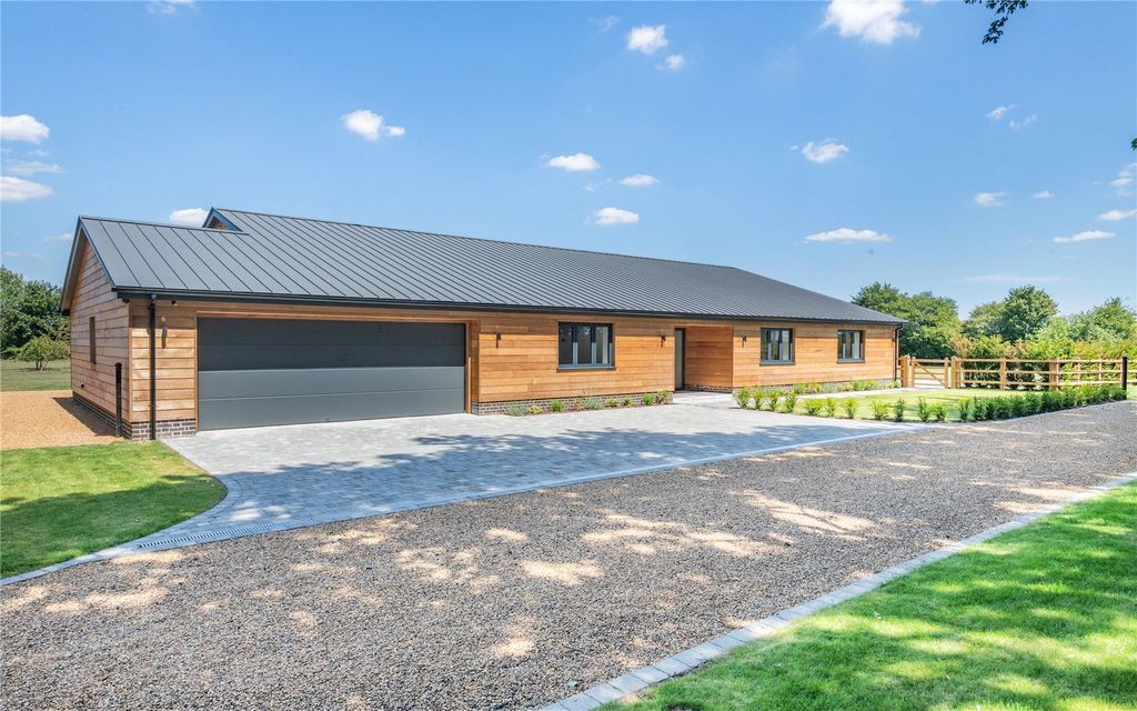 Property photo 1 of 38 Picture No. 04