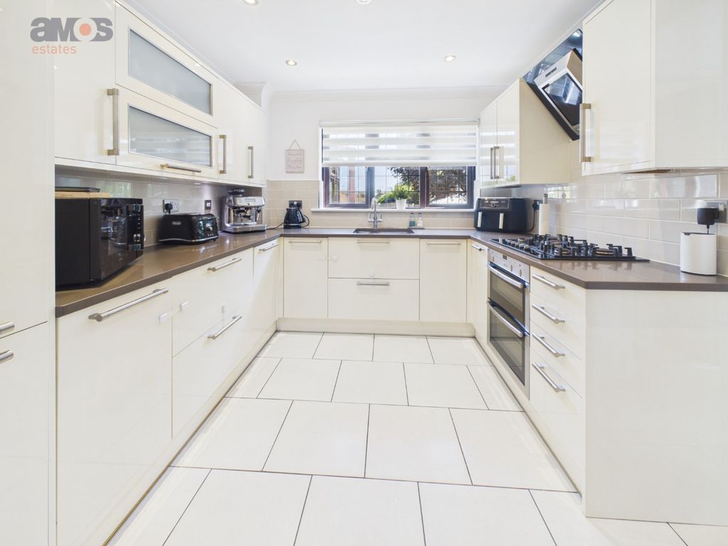 Property photo 2 of 37 5370583