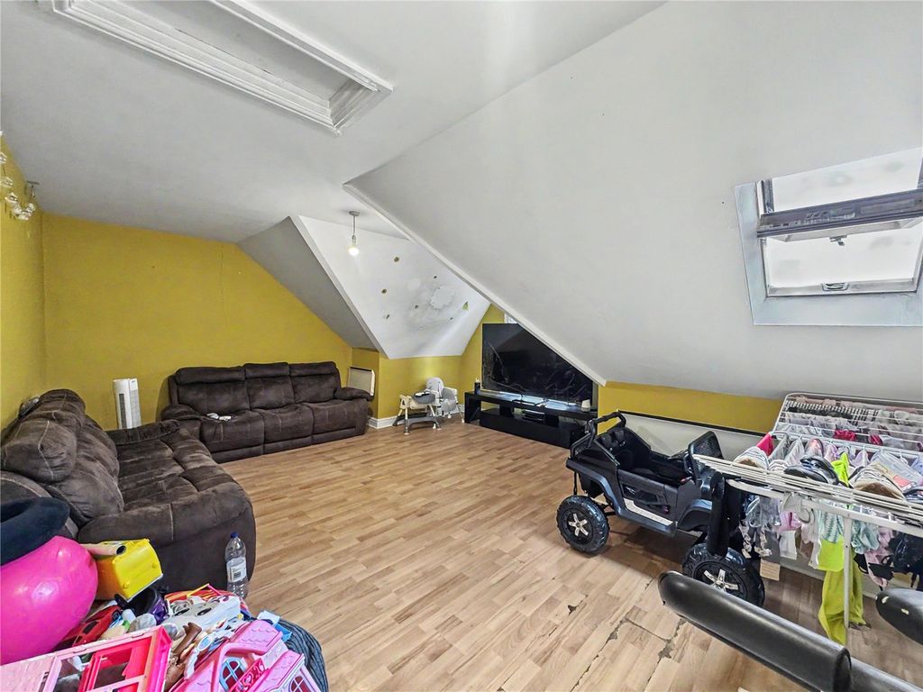 Property photo 3 of 9 Picture No. 10