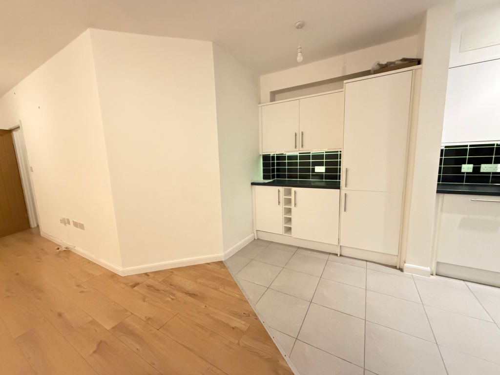 Property photo 3 of 14 Image