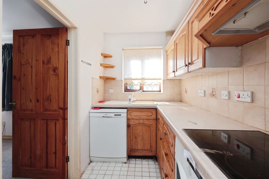 Property photo 3 of 8