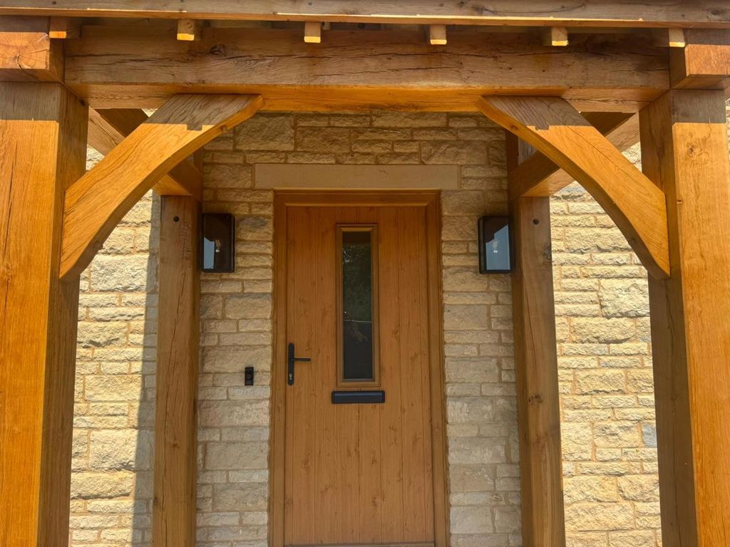 Property photo 2 of 18 Porch