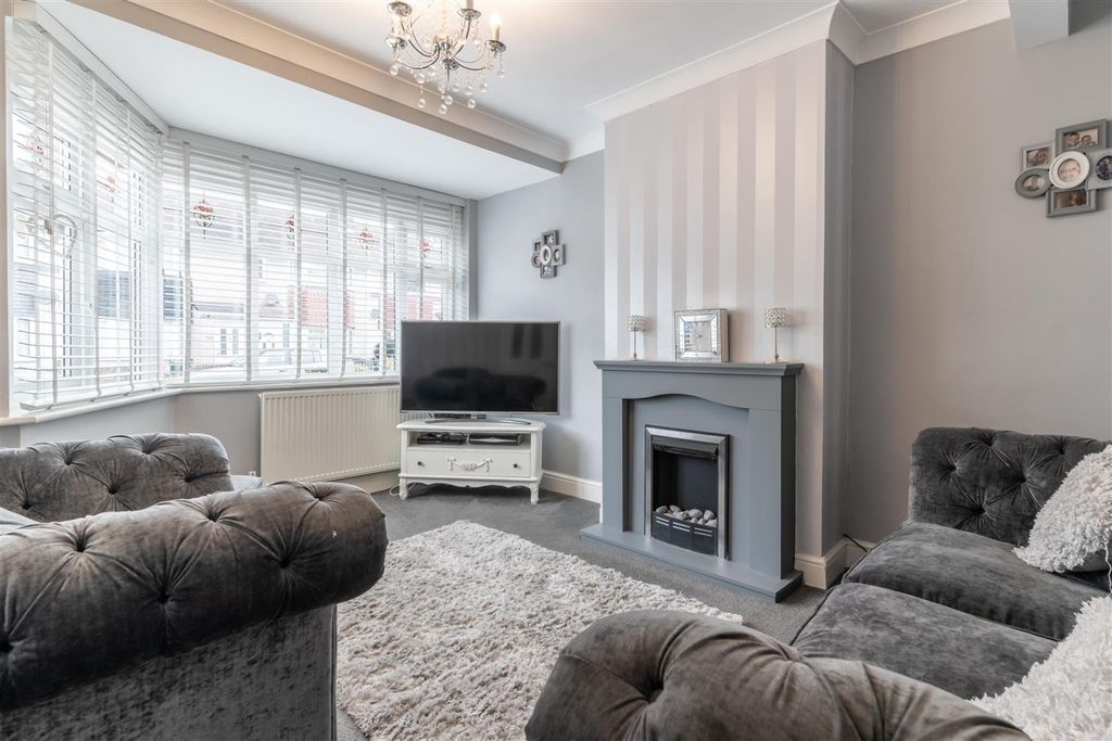 Property photo 3 of 15 1926905