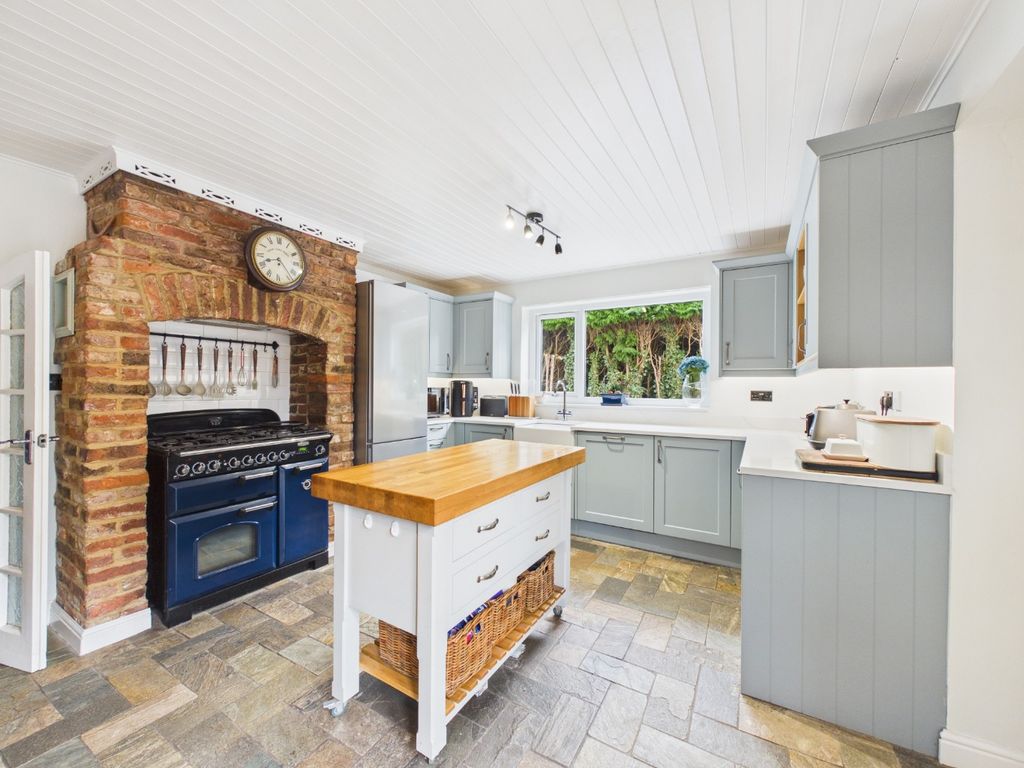 Property photo 1 of 17 4818052