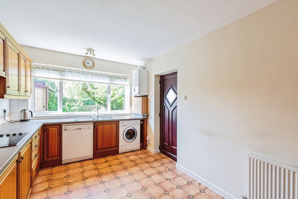Property photo 3 of 17 Pbox-Img.Jpg