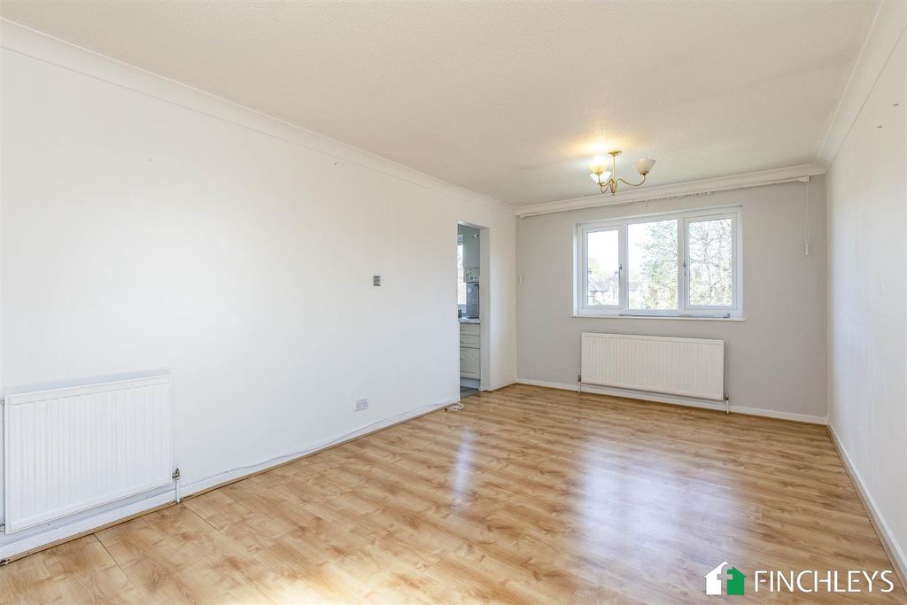 Property photo 3 of 9 Flat7Westleighcourt122-124Netherstreetlondonn128eu