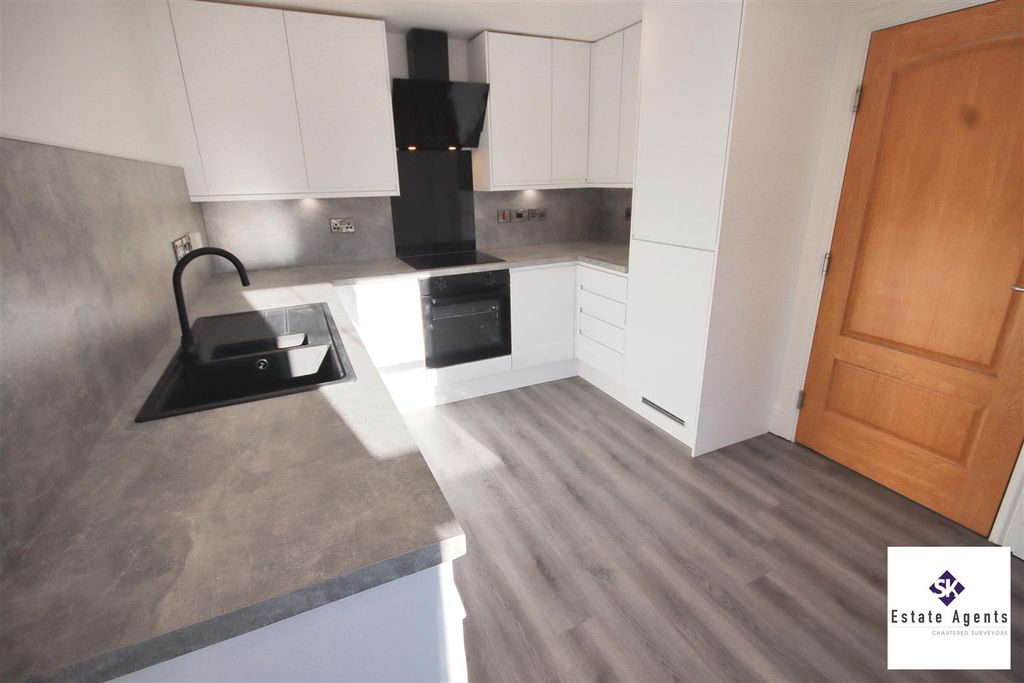 Property photo 2 of 20 Kitchen